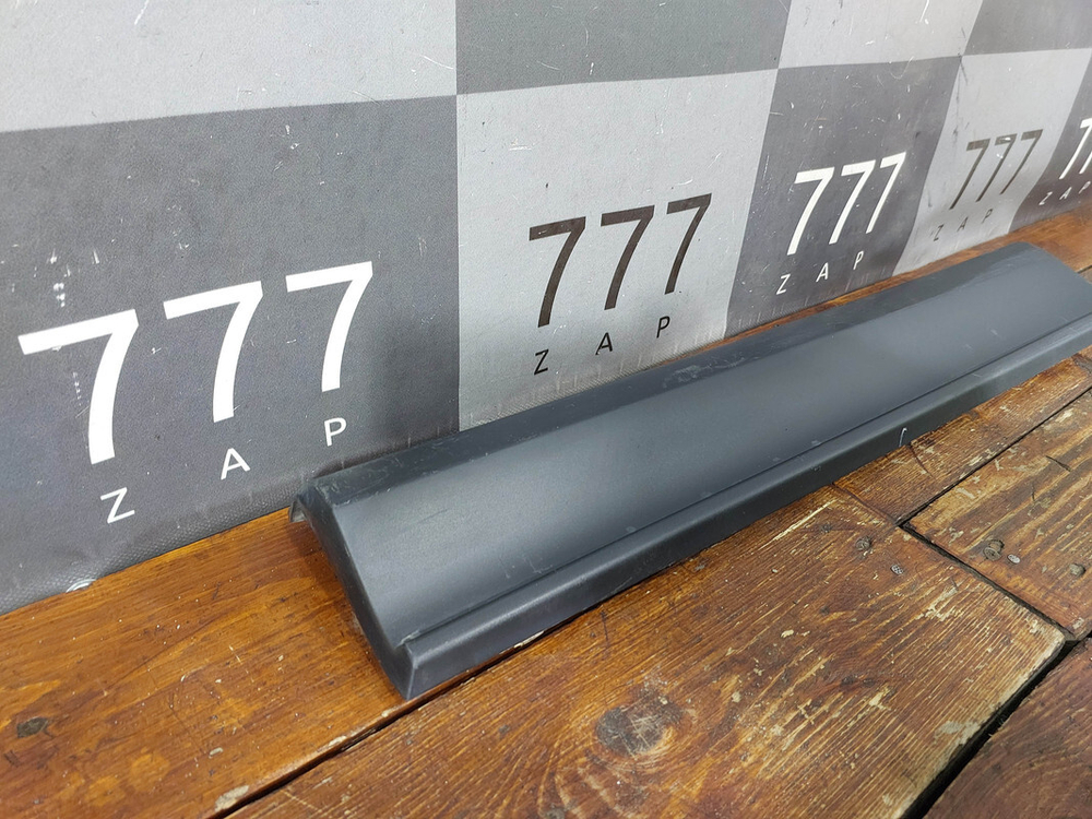 Накладка двери задней правой Mazda CX-5 2 (KF) 17-нв Б/У Оригинал KB7W51RC1