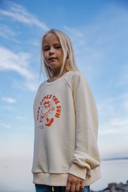 Свитшот сливочный "Here comes the Sun"