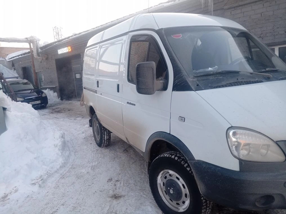 GAZ SOBOL Цельнометаллический 27527 (Бензиновый, 2,7 л, 107 л.с, 4WD)