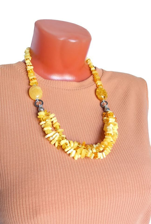 Cтильные бусы из янтаря в несколько рядов (5320)