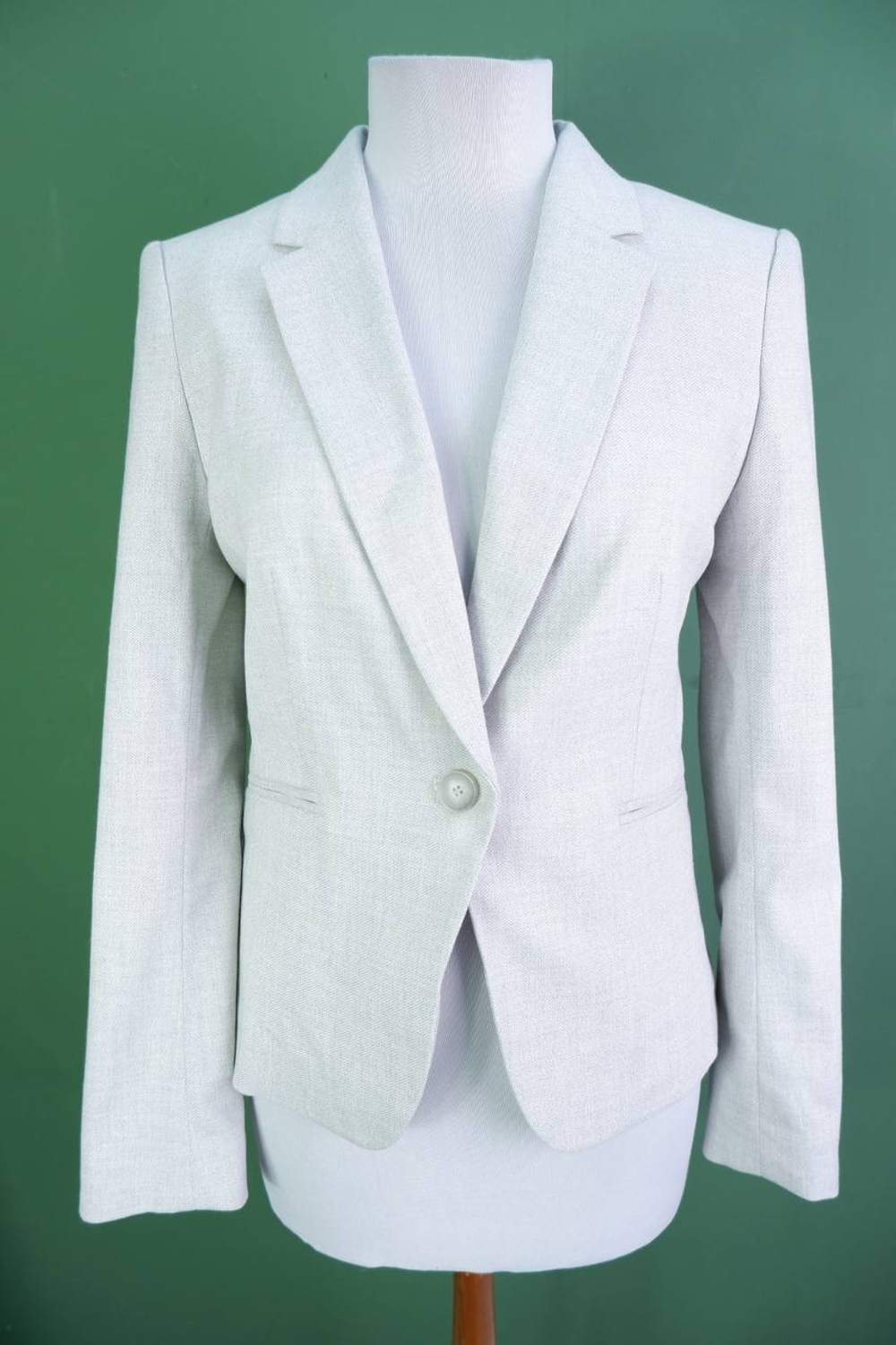 Жакет H&M для офисных будней, маркировка 40, визуально на 46 размер