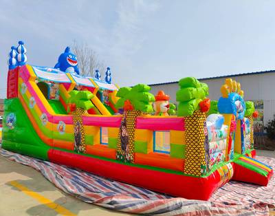 Коммерческий надувной батут с горкой «В гостях у моря»  10*6*6,1 м.