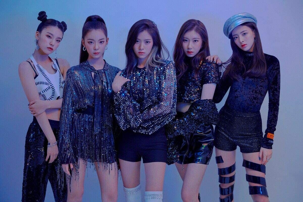 Альбом ITZY - It'z Icy Album RANDOM Version