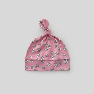 Лёгкая шапочка с узелком (ромашки на розовом)