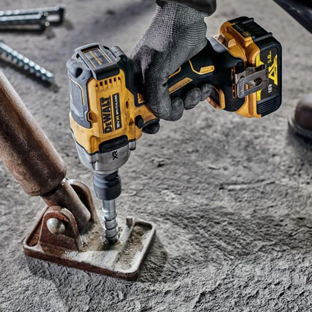 DeWalt DCF891N аккумуляторный компактный ударный гайковерт (без АКБ и ЗУ)