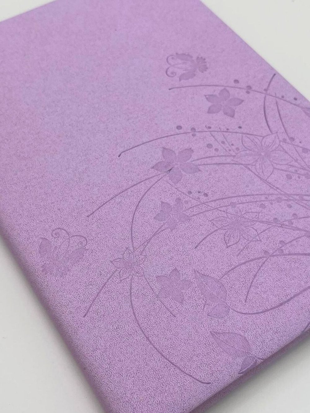 Блокнот 135 л. В5 25*17,5 см лин. сиреневые цветы  (7670-7)