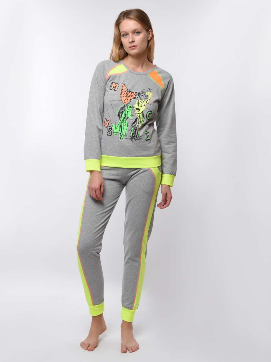 Костюм женский