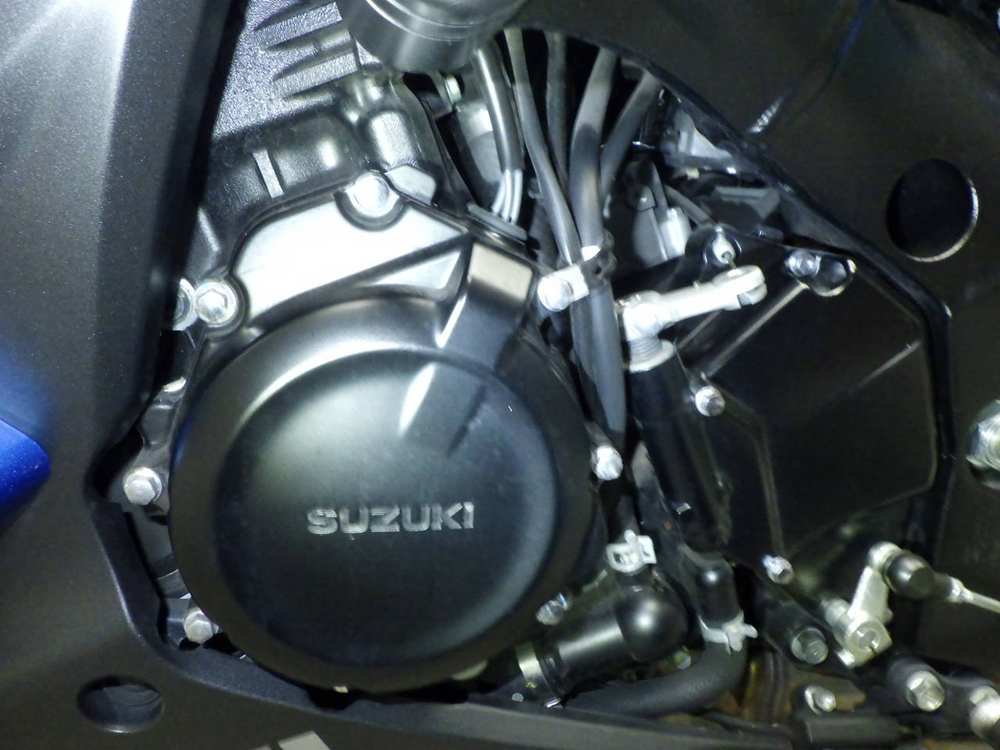 Suzuki GSX-S1000F 049278