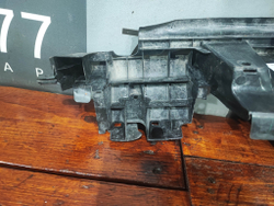 Дефлектор радиатора правый Toyota Camry (XV70) 17-нв Б/У Оригинал 1659325030