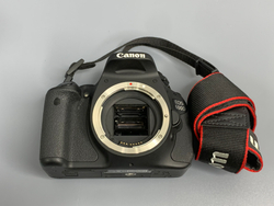 Canon EOS 600D kit 18-55mm 7000 кадров