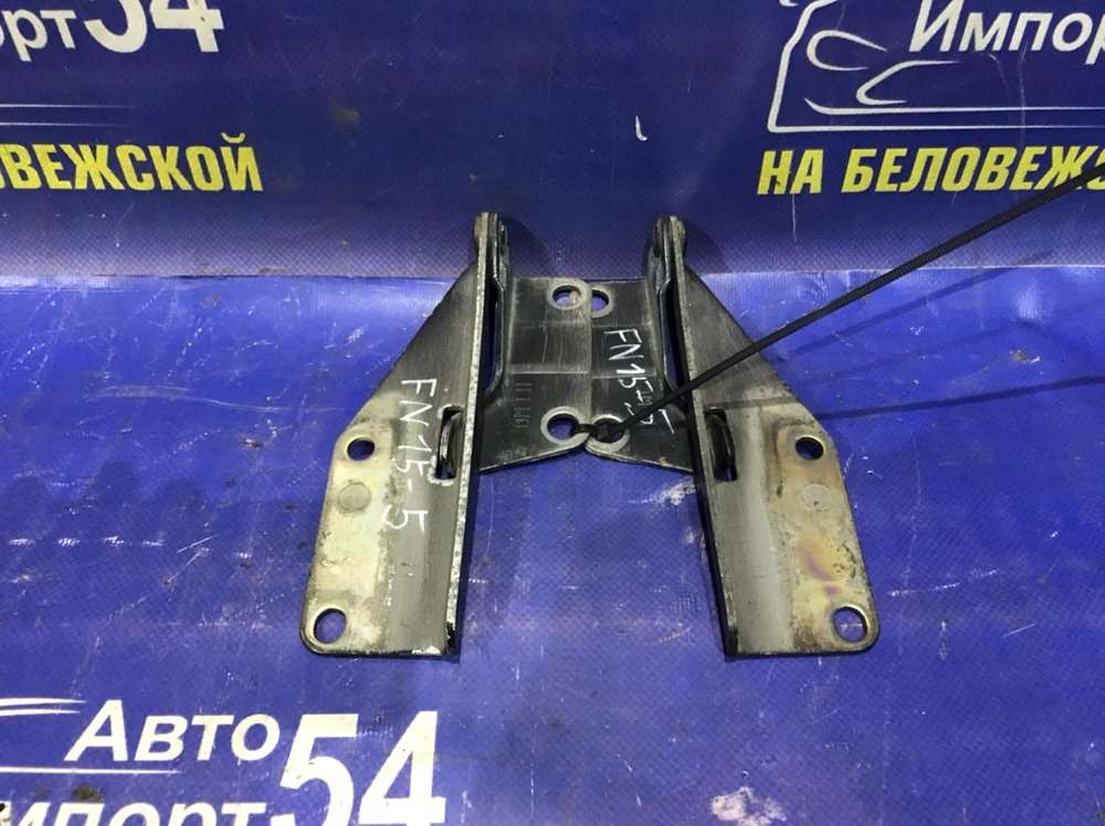 Петля капота левая NISSAN PULSAR 1999