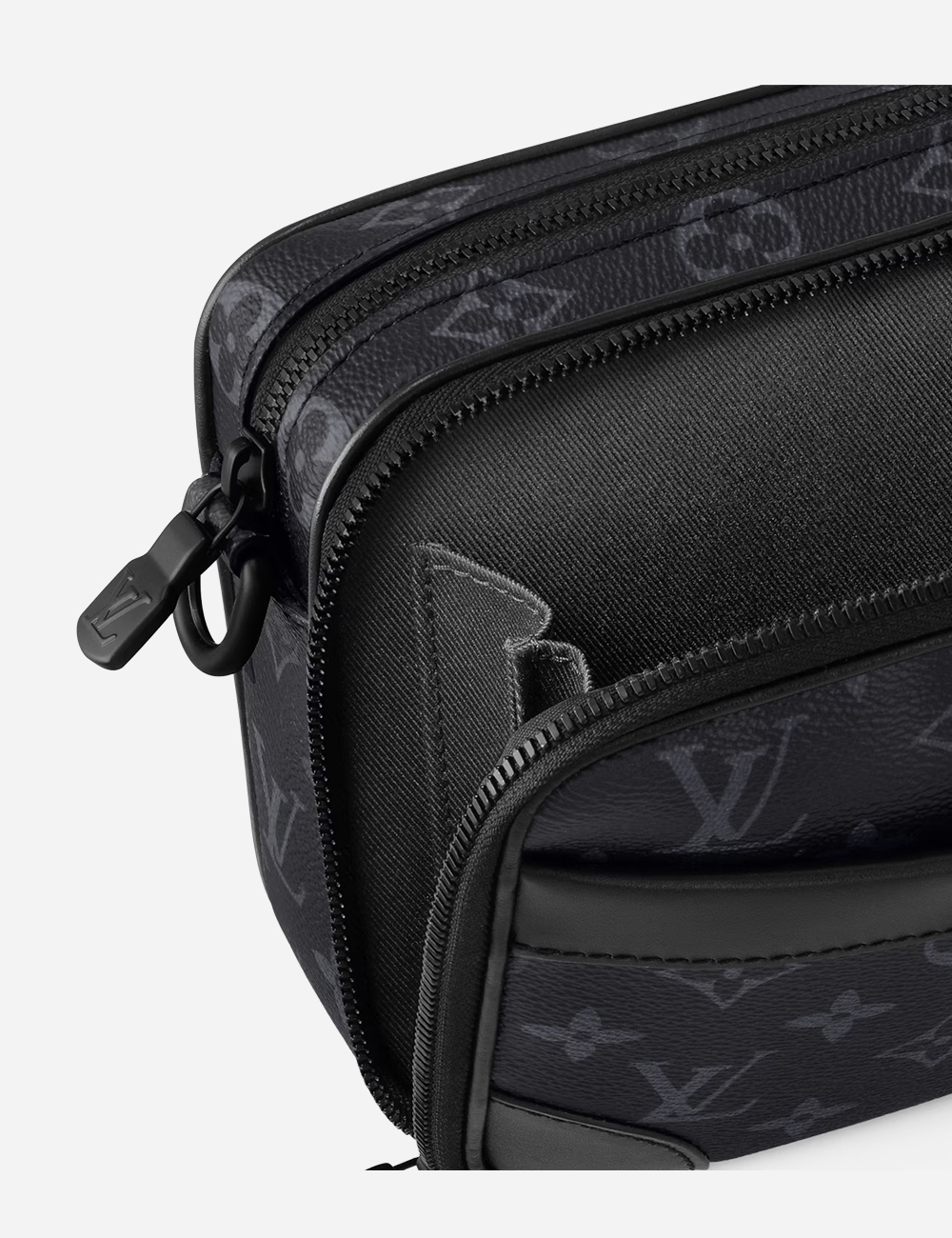 Сумка Louis Vuitton Alpha Messenger "Monogram Eclipse"