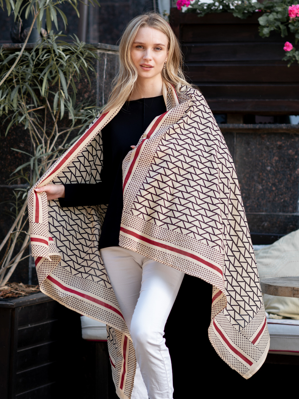 Легкий шарф-платок