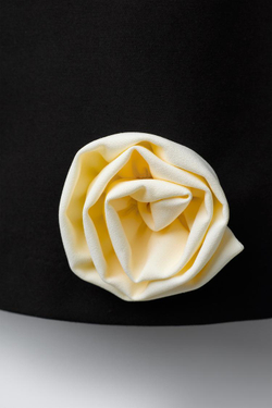 ZARA ПЛАТЬЕ С ЦВЕТАМИ 3D И КОНТРАСТНОЙ ОТДЕЛКОЙ, ЧЕРНЫЙ