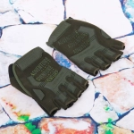 Перчатки туристические зеленые без пальцев KF75