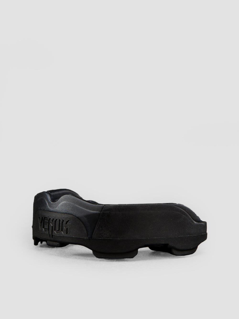 Капа боксерская Venum Predator Black/Black/Red