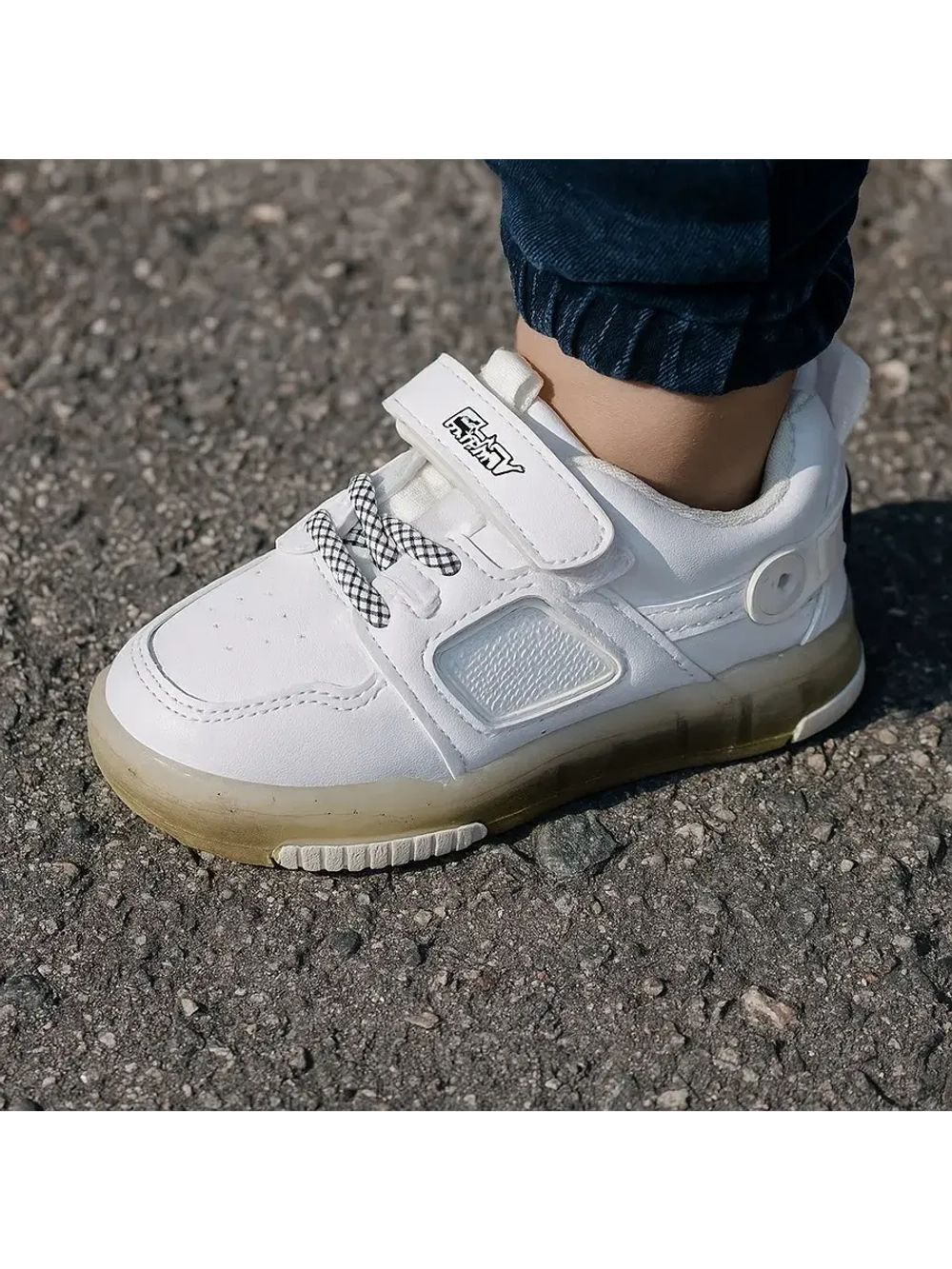 Кроссовки универсальные светящиеся