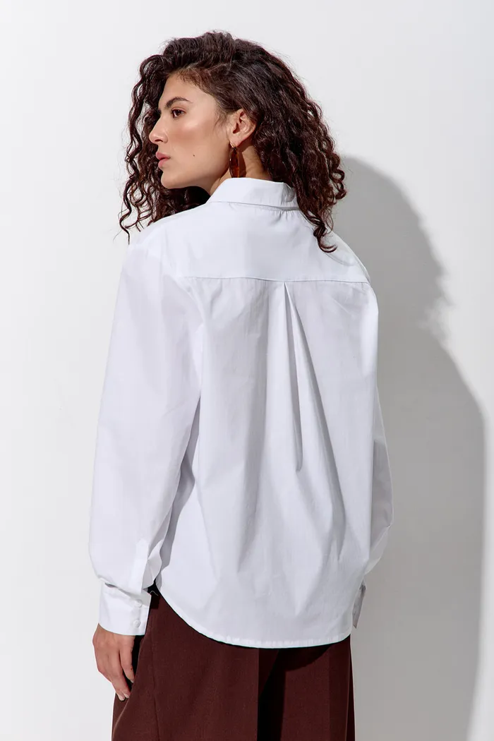 Свободная базовая рубашка из хлопка белого цвета