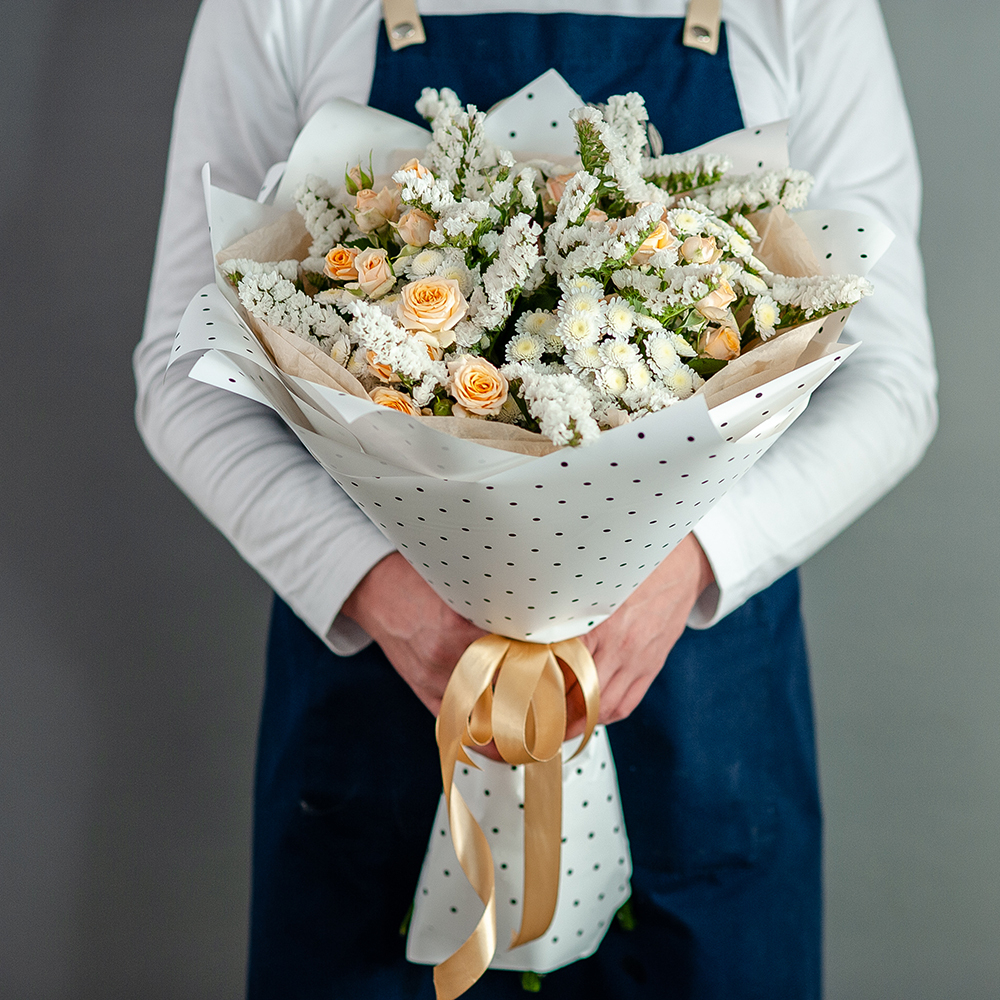 Полевой букет в светлых тонах