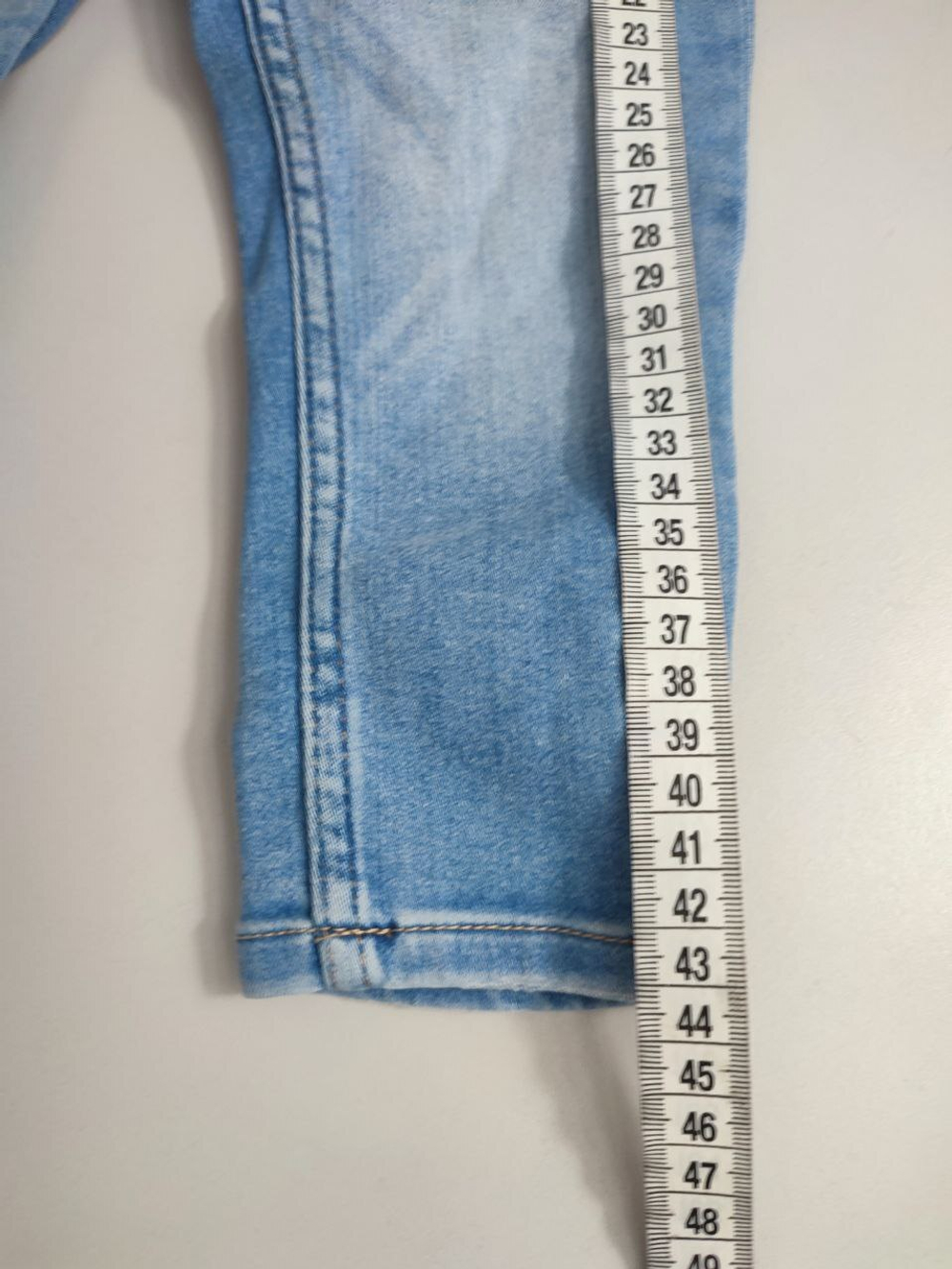 Джинсы светлые на 1-1,5 года