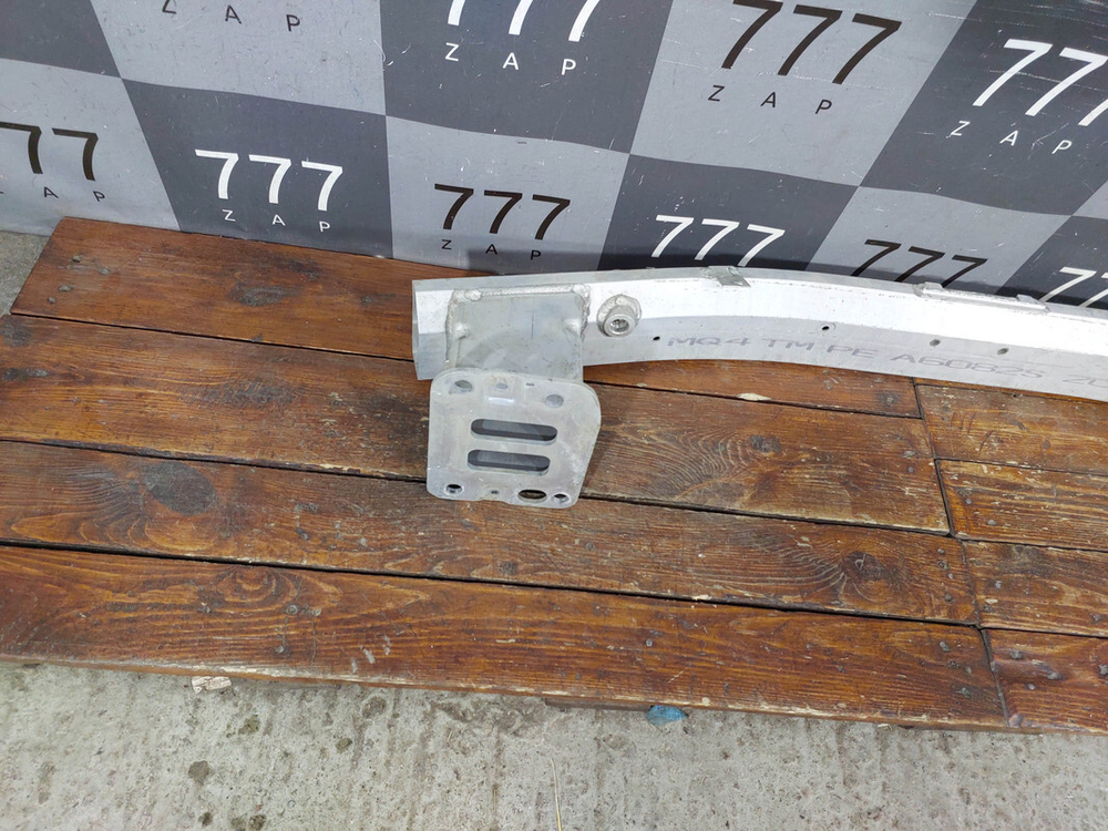 Усилитель переднего бампера Hyundai Santa Fe 4 20-нв Б/У Оригинал 64900S1510