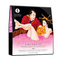 Соль для ванны превращающая воду в гель Shunga Lovebath Dragon Fruit 650г