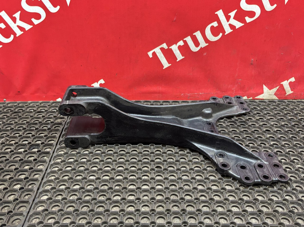 Кронштейн реактивной тяги 2024г.