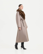 Пальто кашемировое с отделкой из меха соболя