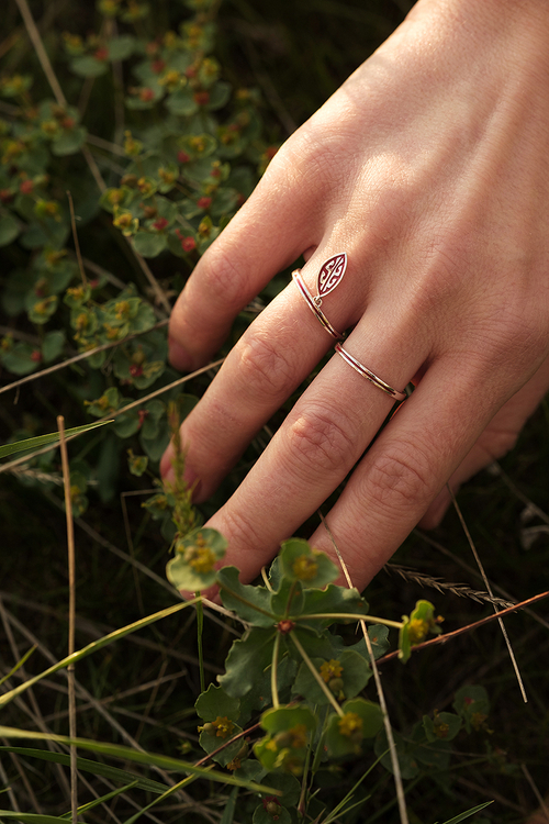 Кольцо ЛИСТИК красный