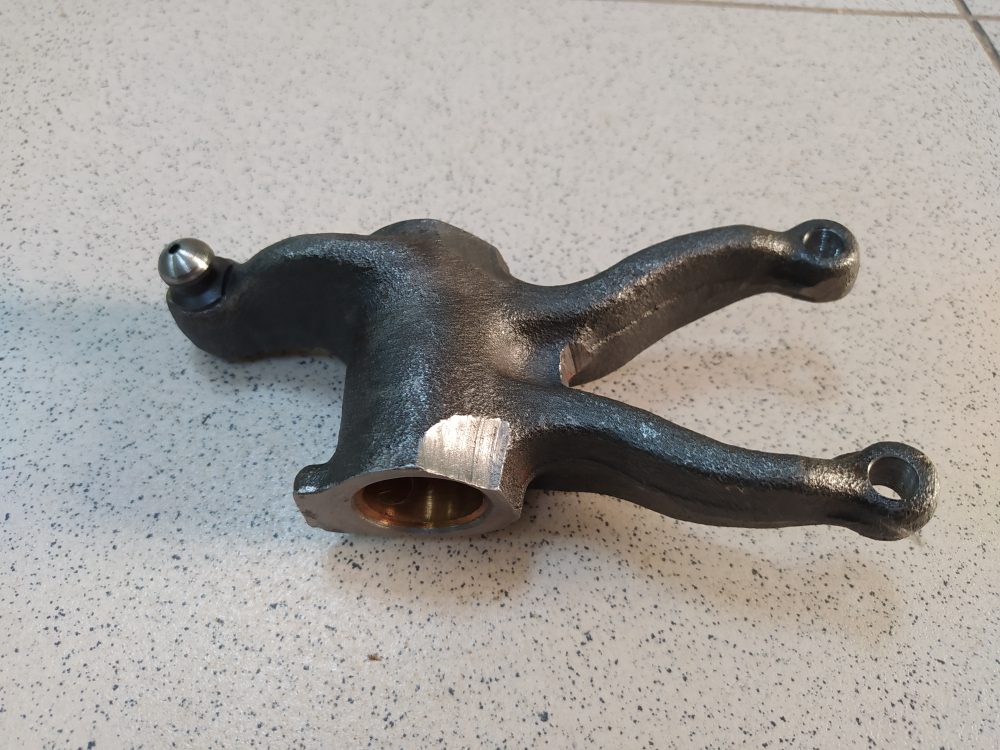 Коромысло впускных клапанов в сборе 840.1007140-01