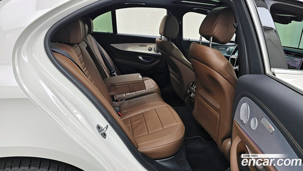 Mercedes-Benz E-Class W213 E350 4MATIC Avangarde (01.2021)