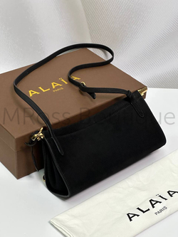 Женская сумка Alaia Le Click East West черного цвета замшевая