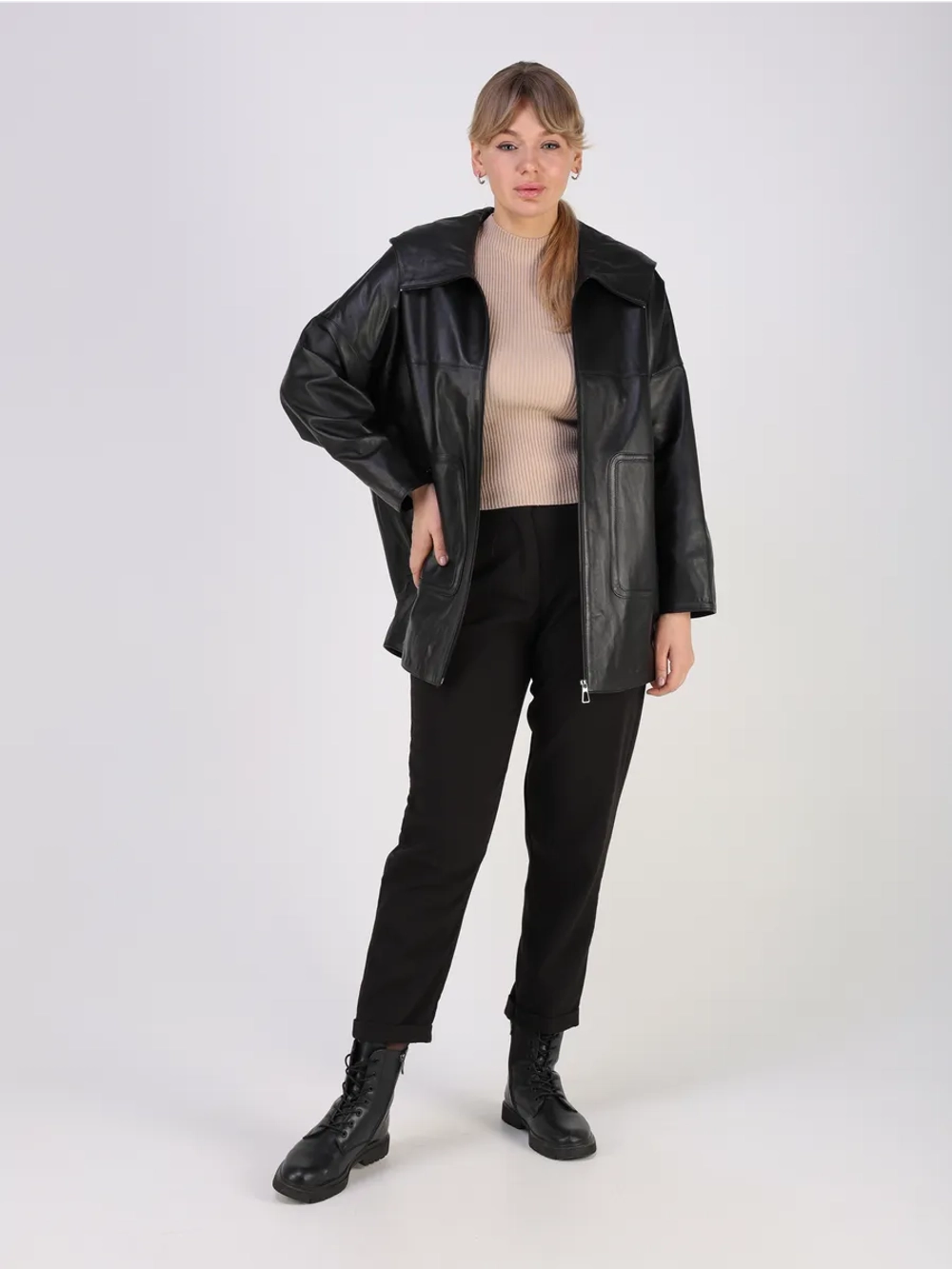 Кожаная куртка демисезонная оверсайз с капюшоном