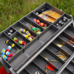 Ящик рыболовный для хранения снастей трехполочный оранжевый