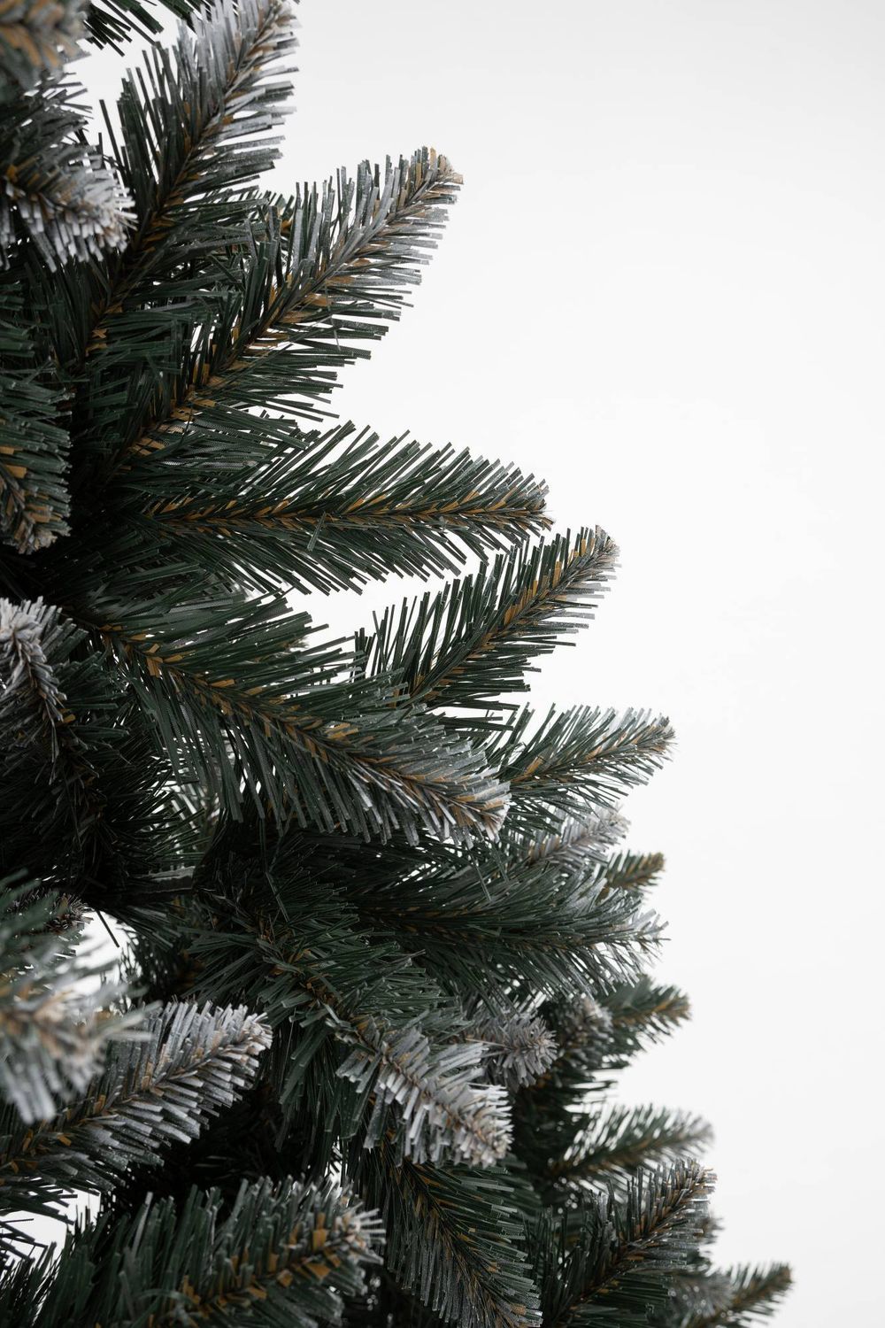 Заснеженная ель "Костромская" (пвх) от 1,2 м до 2,1 м