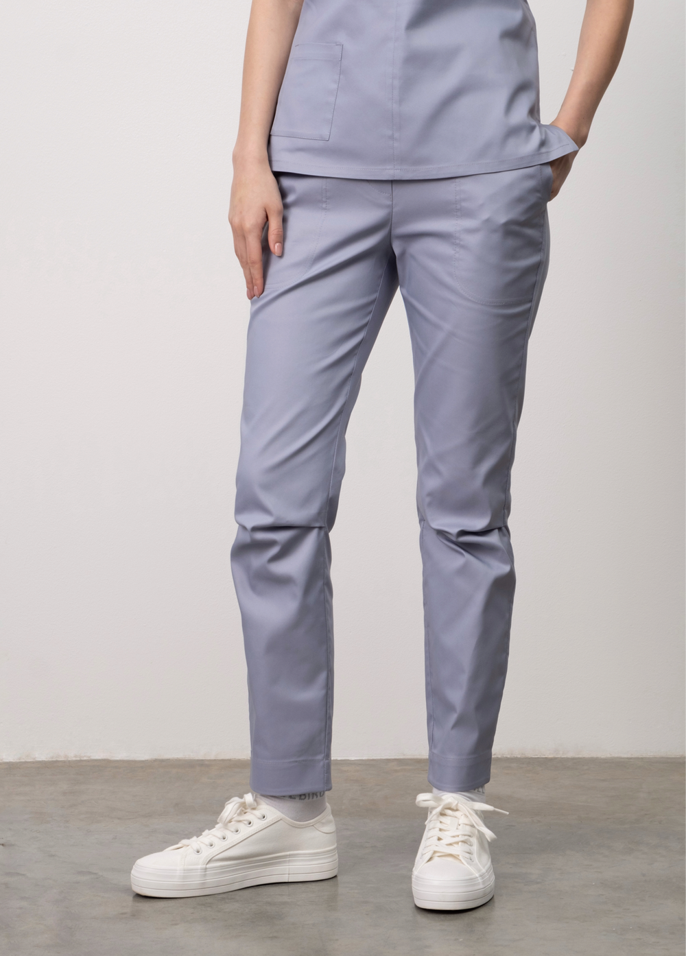 Брюки с защипами