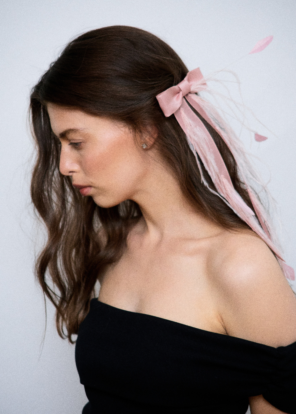 Бант "Мэри" розовый с перьями