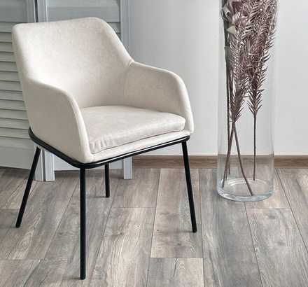 Стул М-City DISAUR Алистер, Rain 1 Молочный Велюр, Черный каркас