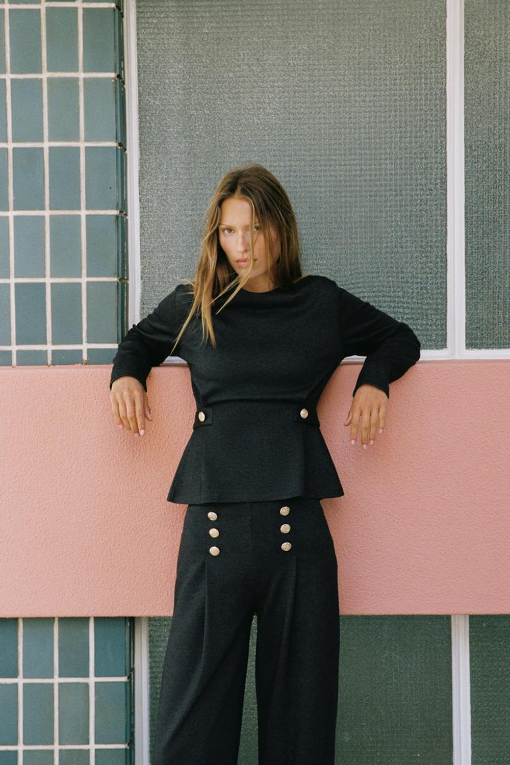 ZARA ТОП ИЗ САРЖИ С ПУГОВИЦАМИ, ТЕМНО-СЕРЫЙ