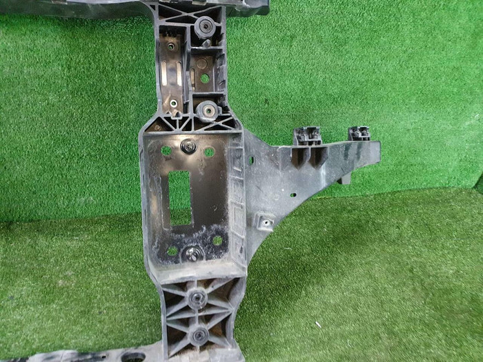 Телевизор Genesis GV70 (2020-н.в.)