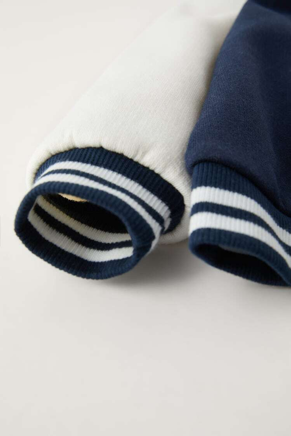 ZARA БОМБЕР С ПРИНТОМ SNOOPY PEANUTS™, МОРСКОЙ СИНИЙ