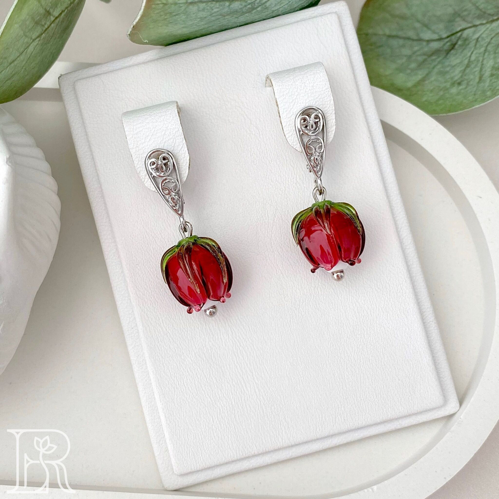 LEFIREL' Серьги серебряные женские "Алета" с цветами из муранского стекла / ювелирные украшения из родированного серебра 925