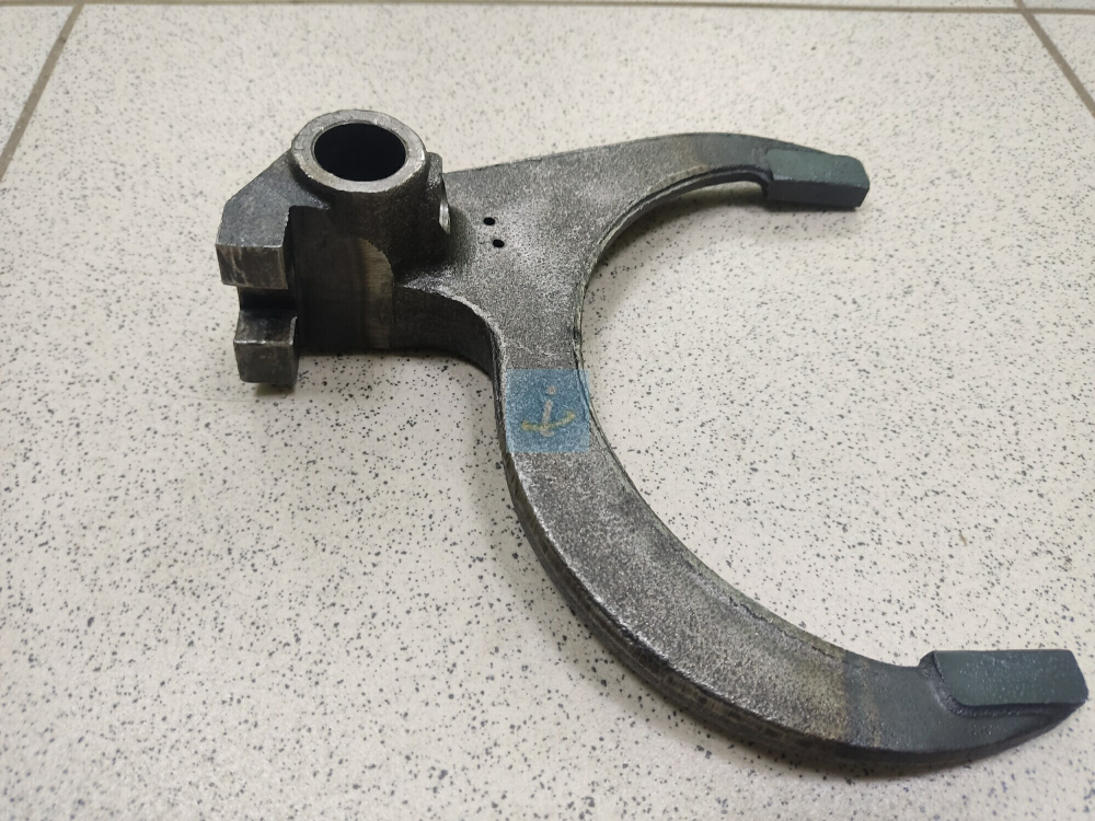 Вилка переключения 4 и 5 передачи 236-1702033