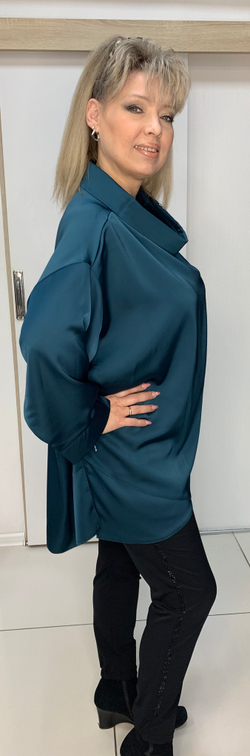 Нарядная туника в изумрудном цвете с разной длиной и хомутом