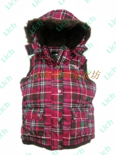 Жилет в клетку с капюшоном