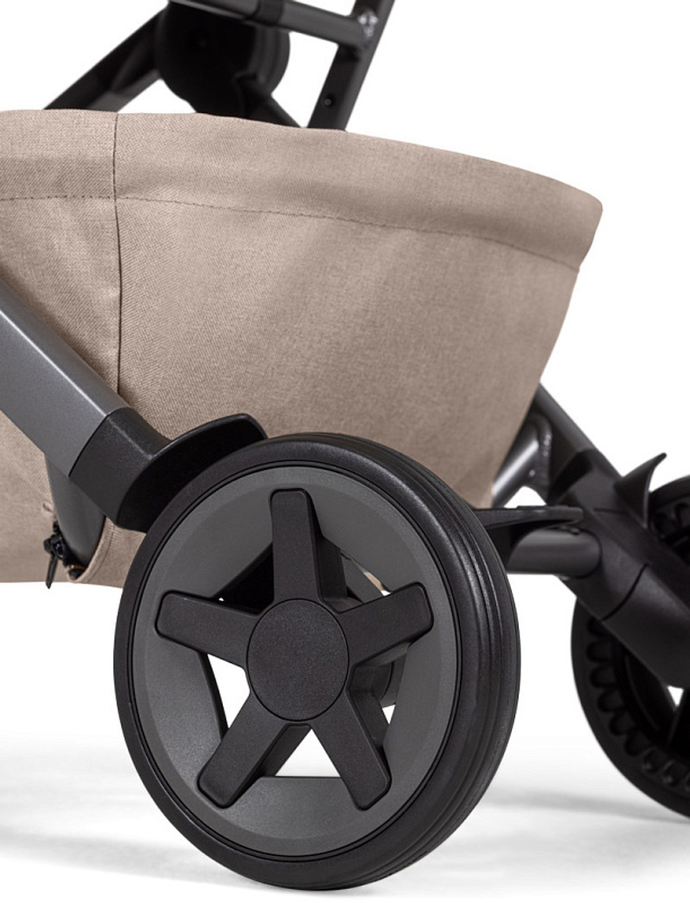 Детская прогулочная коляска Joolz Aer 2 с бампером Sandy Taupe/Mid Brown Carbon