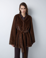 Шуба из искусственного меха норки коричневый