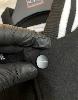 Бомбер куртка Balenciaga