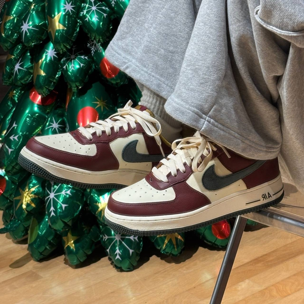 Nike Air Force 1’07 LV8 “Dark Team Red Vintage Green”