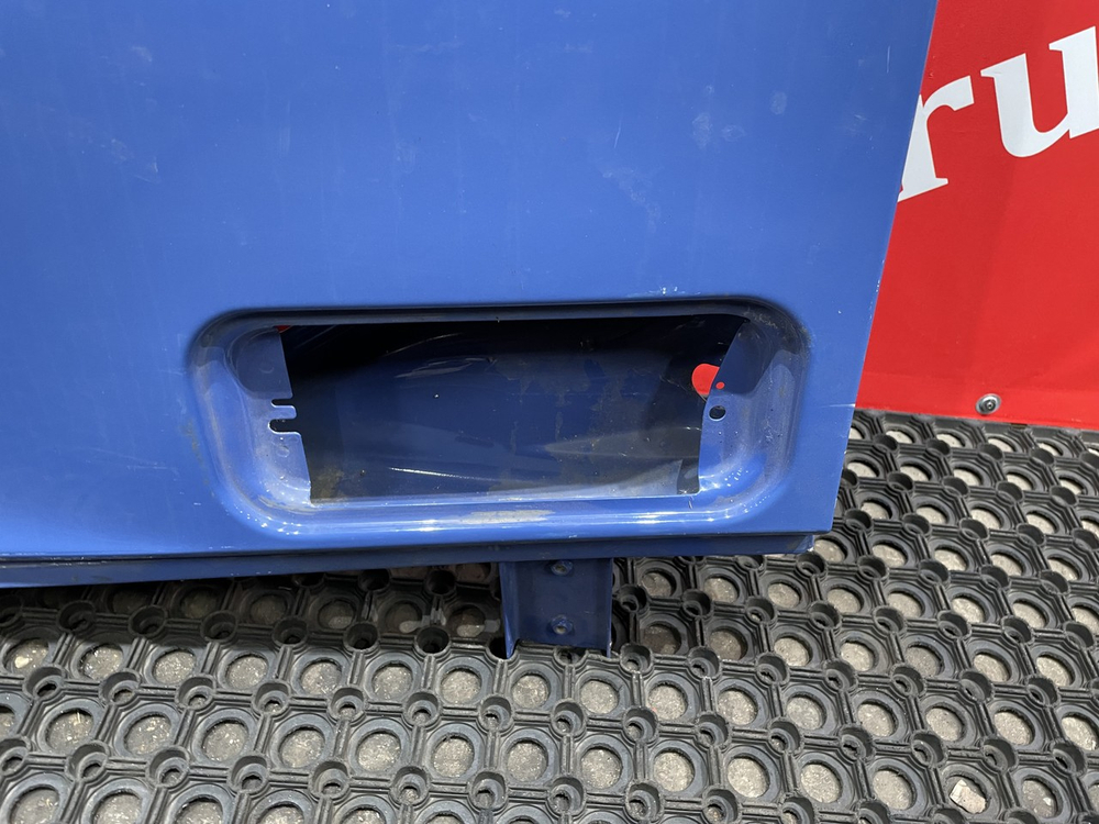 Дверь левая каркас